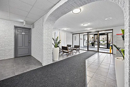 498 Queens Ave Photo 1