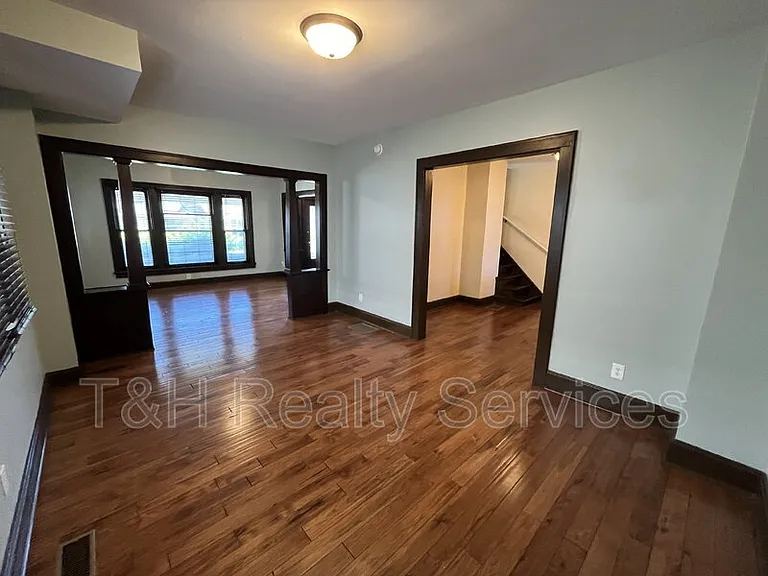 932 E Morris St — Photo 9