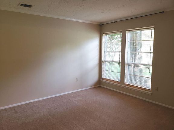 Office or 2nd Living Area with Crown Molding.