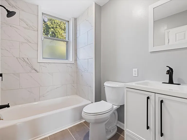 1602 Pershing St #1 — Photo 13