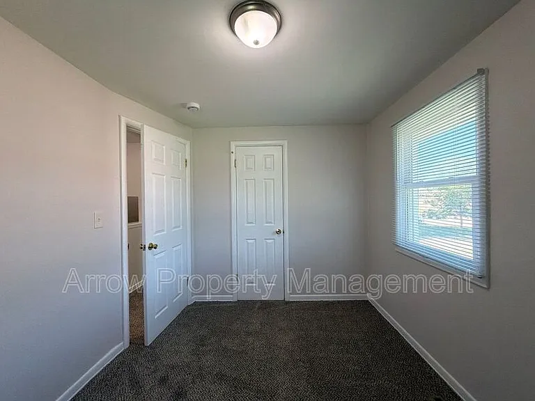 5447 Benton St — Photo 6