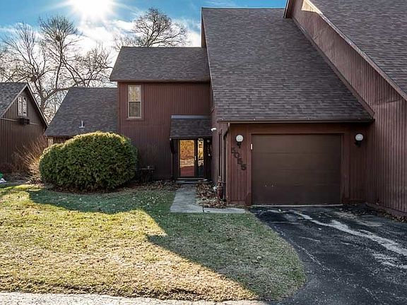 2nd image of 5055 Woodlake Dr #1
