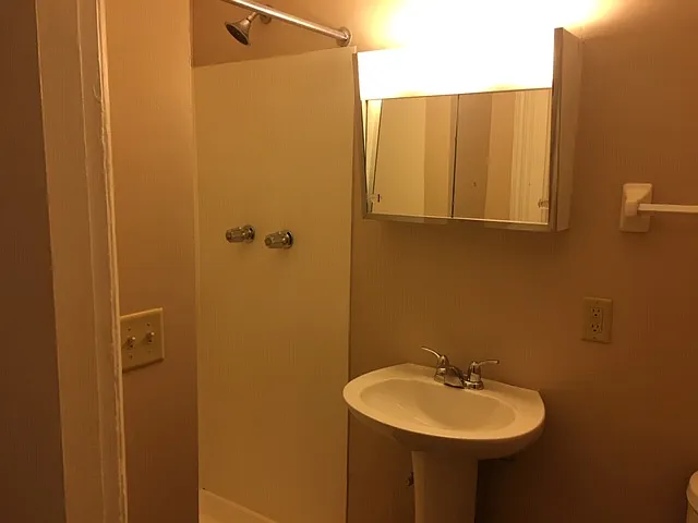 65 W Starr Ave #B — Photo 16