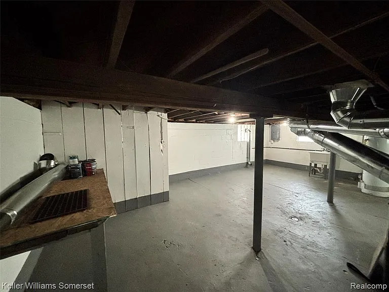 242 Ferris St — Photo 14
