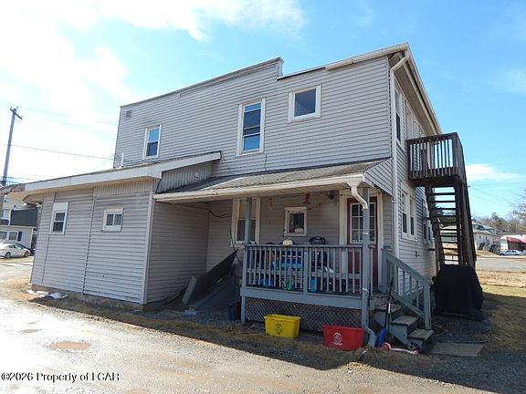 2nd image of 680 Main Rd