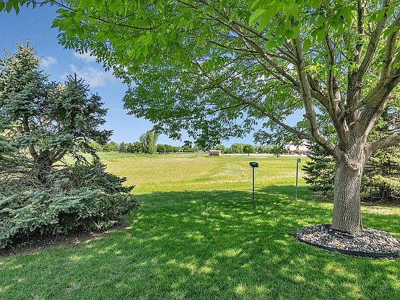 2nd image of 1165 Willow Run Ct