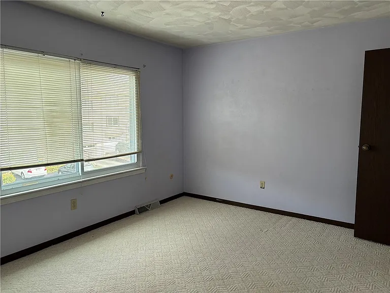 3204 Camberly Dr — Photo 24