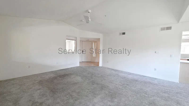 3 bed, 2.0 bath, 1496 sqft, $2,295 — Photo 4