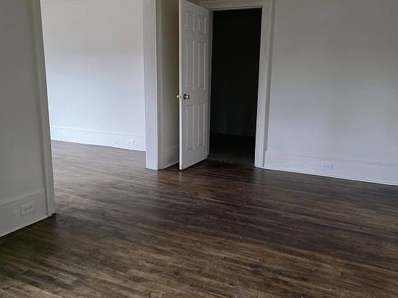 4th image of 109 Guy Park Ave #2R