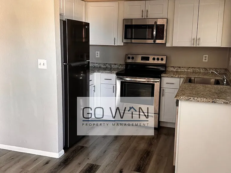 755 W 1st Ave — Photo 5