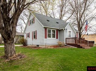 301 5th St, Cleveland, MN 56017