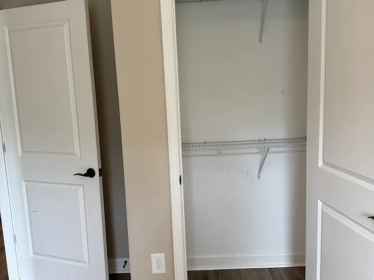 66 Bellvue Dr — Photo 57