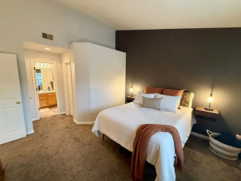 5225 White Willow Dr #210 — Photo 14