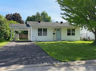 2158 Fillmore Cres, Ottawa, ON K1J6A4