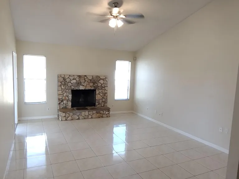1020 Cama Ct — Photo 9