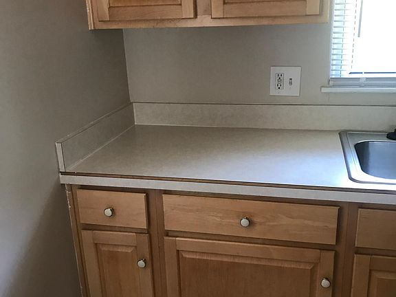 3rd image of 628 Wayland Ave