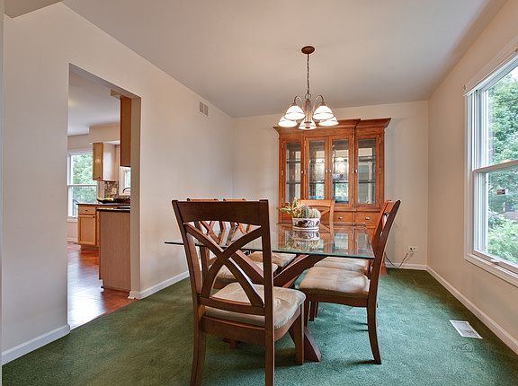 3rd image of 889 Belle Isle Ln