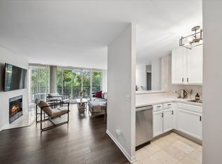 6010 Oakwood Dr APT 3G, Lisle, IL 60532