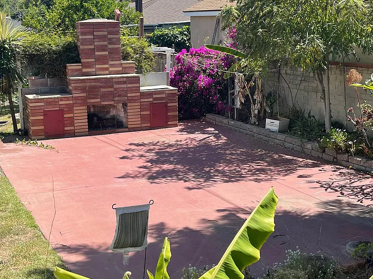2820 Paloma St — Photo 30