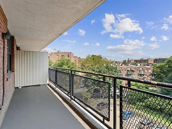 4th image of 3511 85th St APT 6B