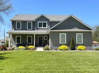 1957 Hickory Dr, Hobart, IN 46342