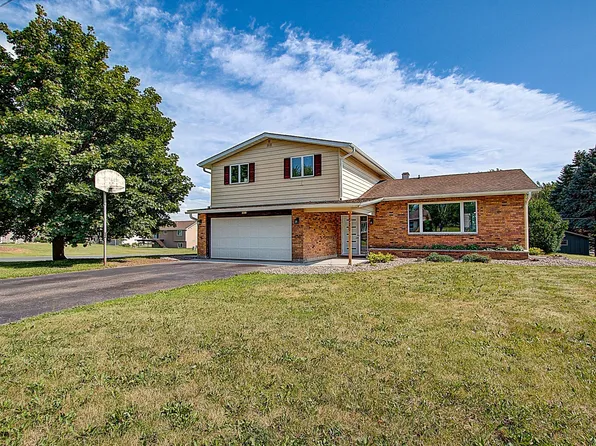 520 2nd St, Hammond, WI 54015