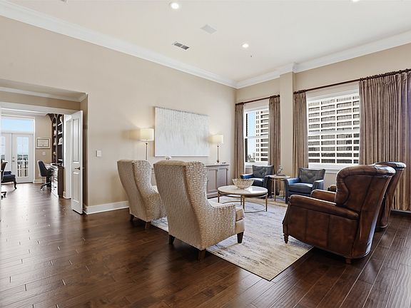 3rd image of 411 W 7th St APT 1005