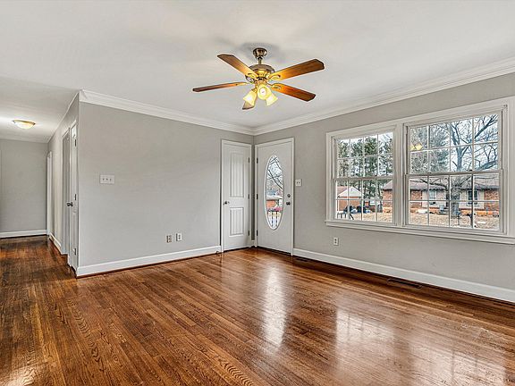 5th image of 1019 Maywood Dr