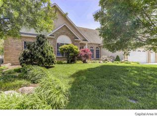 222 Blake Ct, Springfield, IL 62711