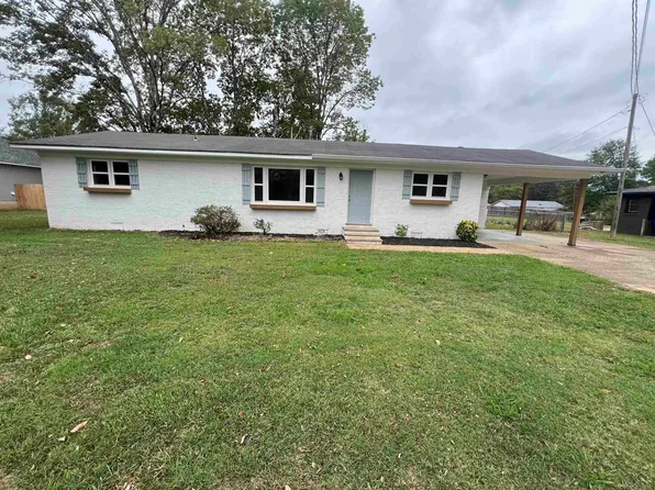 280 Meadow Lane Dr, Savannah, TN 38372