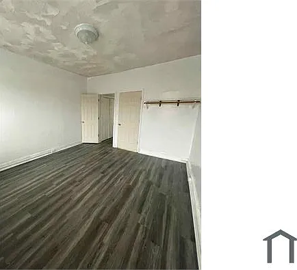 2514 E Madison St — Photo 8