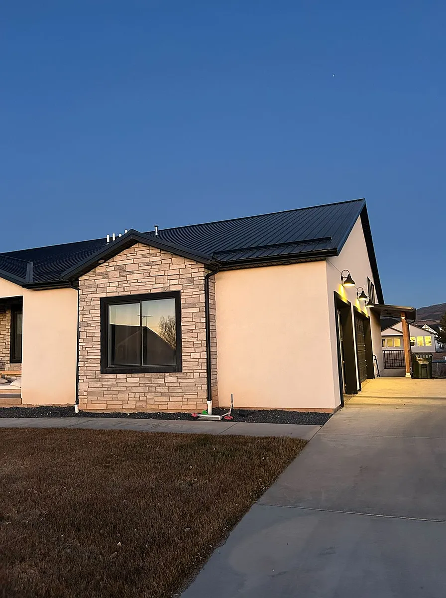 Building Photo - 4690 N Millard Ln