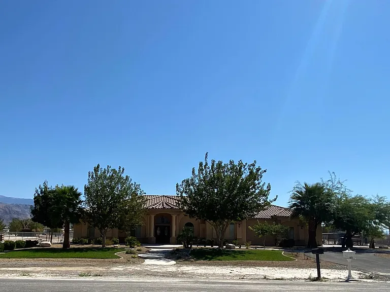 3611 Oakleaf Ave — Photo 2