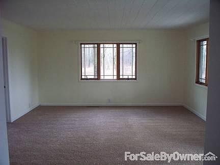 Living Room
						:
						New paint and carpet in Nov 2012
In kitchen facing north wall