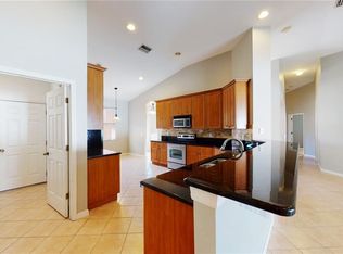 11705 Holly Creek Dr, Riverview, FL 33569