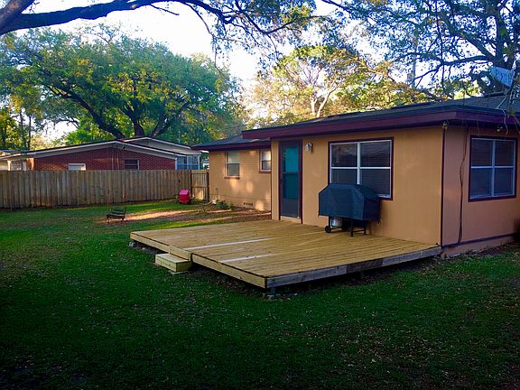 3rd image of 2456 Ironwood Dr