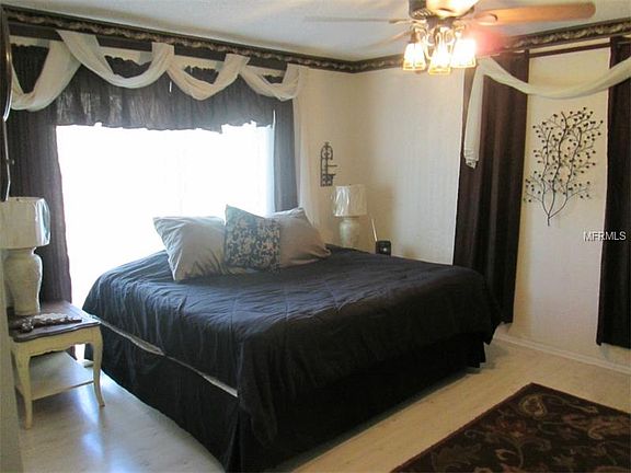 3rd image of 2109 E Timberlane Dr