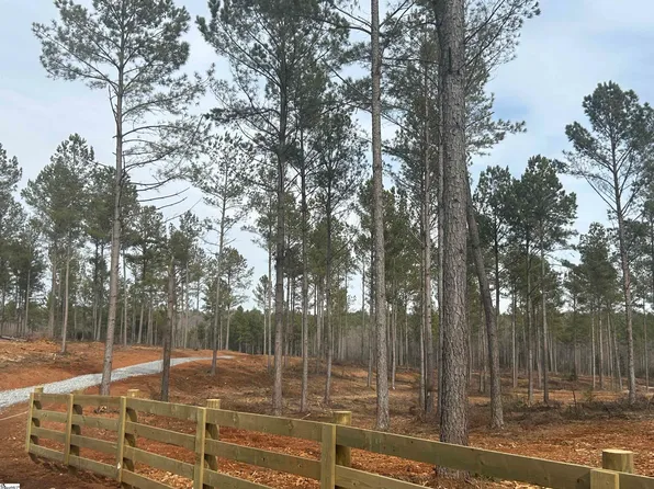 305 Berry Rd, Pelzer, SC 29669