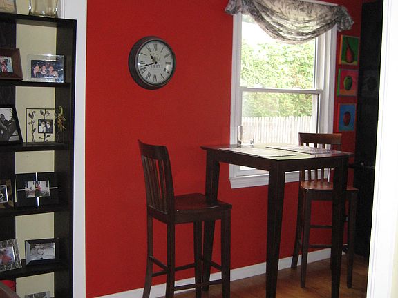 Eat-in Kitchen