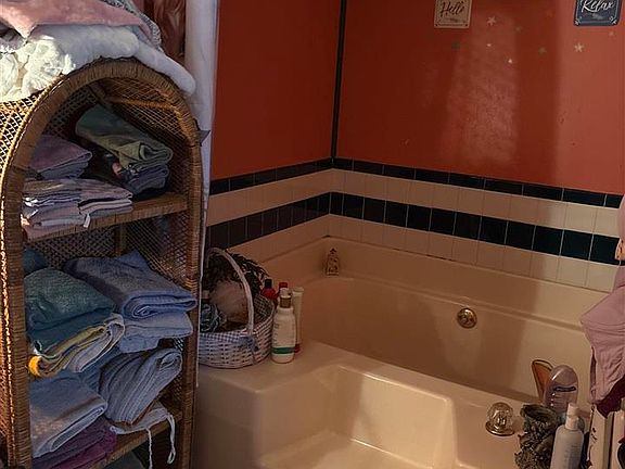 4th image of 109 Rice St