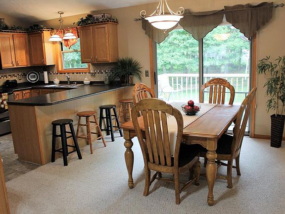 3rd image of 4123 White Pine Dr