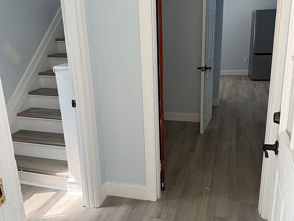 4th image of 207 Prospect St