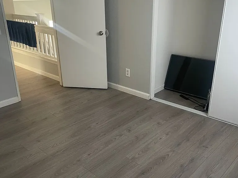 5449 Essex Dr — Photo 13