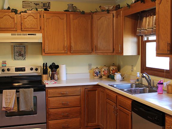 4th image of 204 N Violet Dr