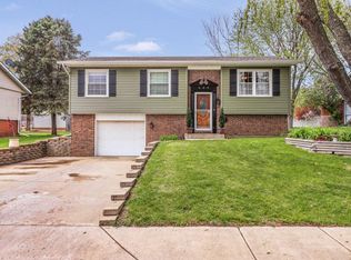 609 S Sweetbriar Dr, Chillicothe, IL 61523