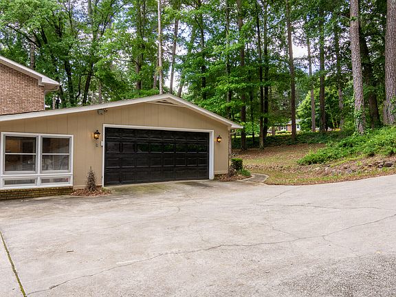 3rd image of 8123 Sir Galahad Drive