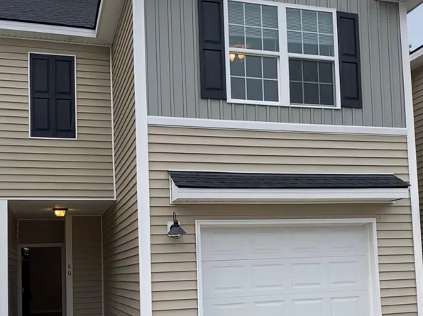 90 Walker Ct, Richmond Hill, GA 31324