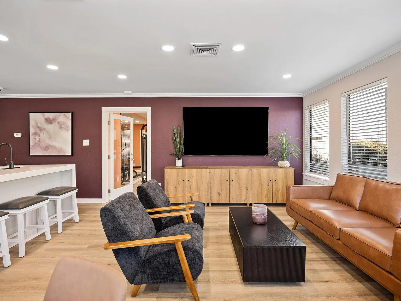 Oak City Apartments — Photo 3
