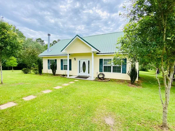 203 Crabapple Ln, Carriere, MS 39426