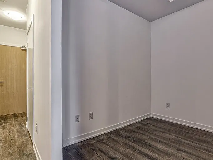 2520 Eglinton Ave W #1422 — Photo 9